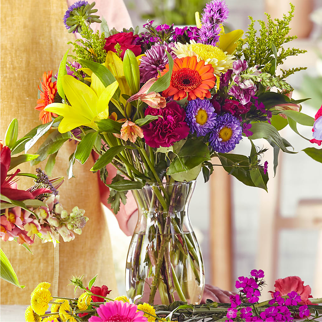 Bold & Bright – A Florist Original – ROY'S FLORIST, Winnipeg MB