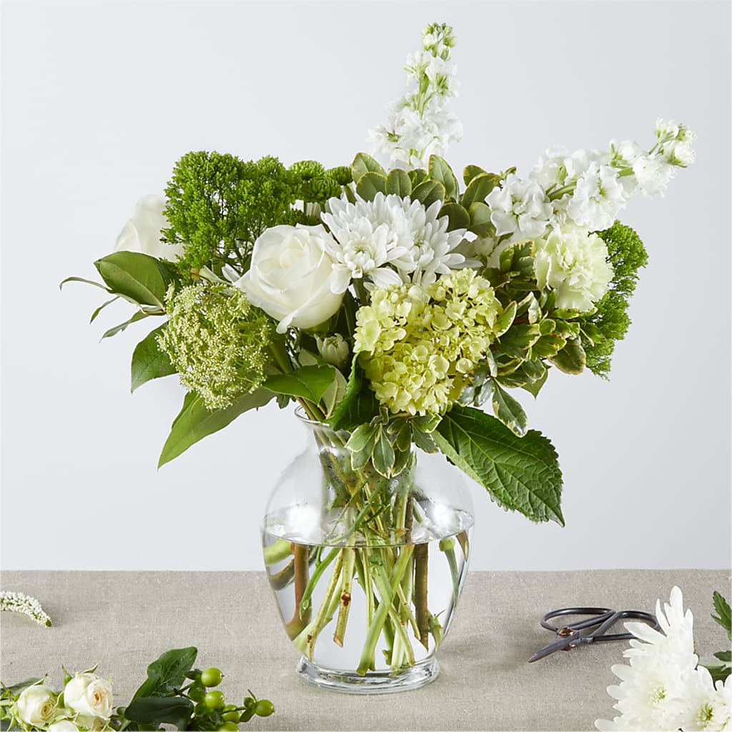 Irish Garden - A Florist Original – ROY'S FLORIST, Winnipeg MB