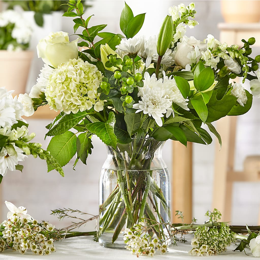 Classic Ivory – A Florist Original – ROY'S FLORIST, Winnipeg MB
