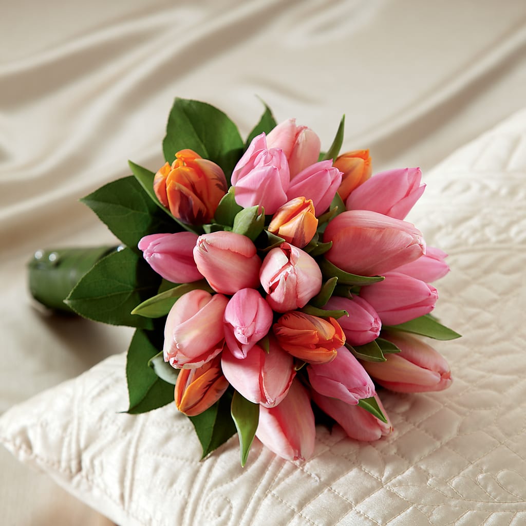 Embraceable Bouquet – ROY'S FLORIST, Winnipeg MB