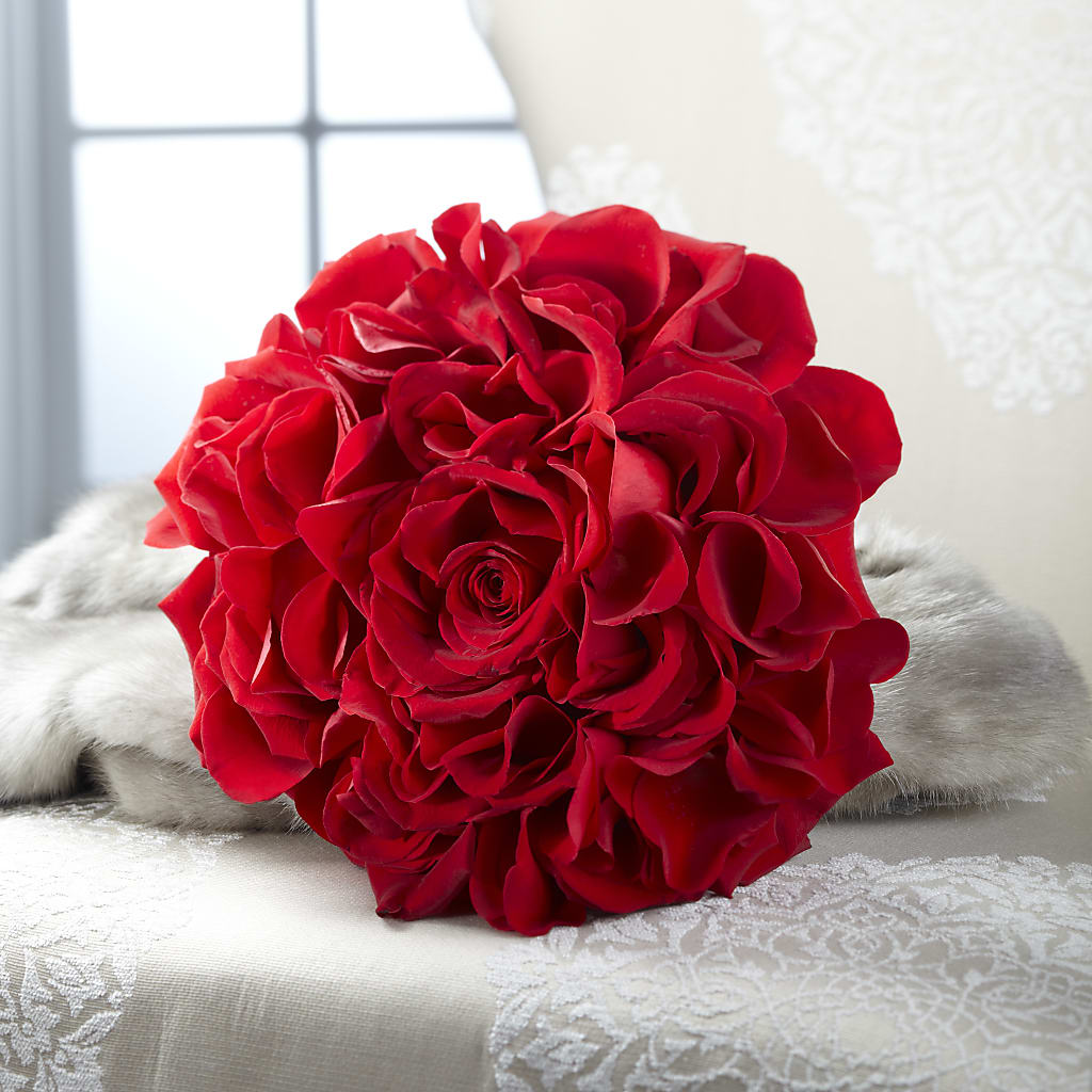 Composite Rose Bouquet – ROY'S FLORIST, Winnipeg MB