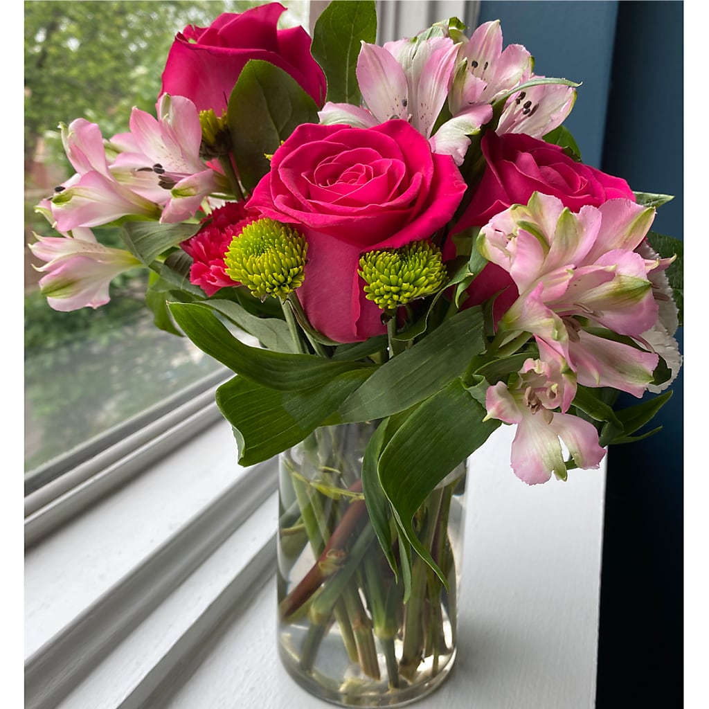 Sweet & Pretty Bouquet – ROY'S FLORIST, Winnipeg MB