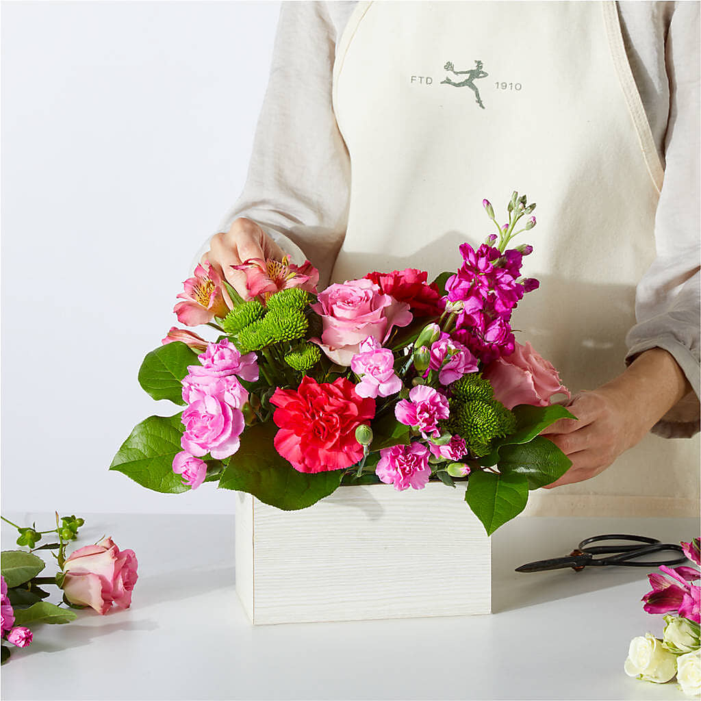 Sweetberry Box – A Florist Original – ROY'S FLORIST, Winnipeg MB
