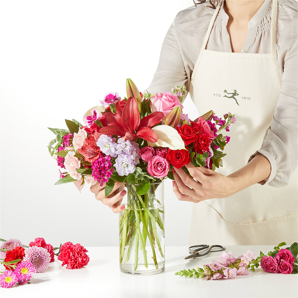 Swooning Over You - A Luxury Florist Original – ROY'S FLORIST, Winnipeg MB