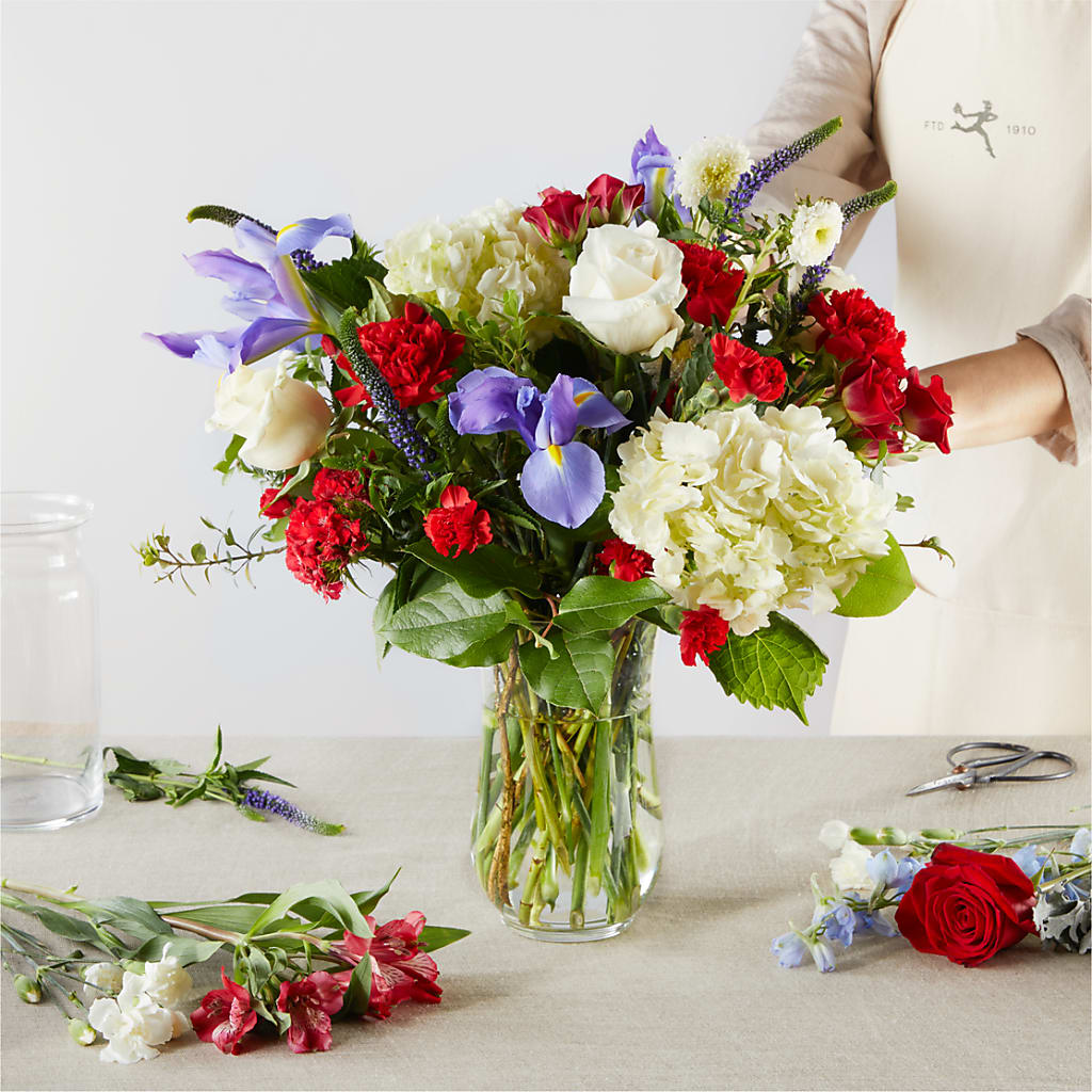 Star Spangled - A Florist Original – ROY'S FLORIST, Winnipeg MB