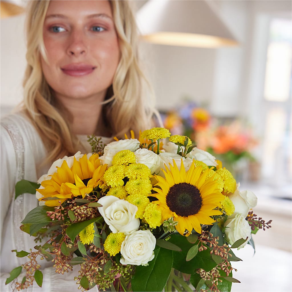 Luminous Morning Bouquet – ROY'S FLORIST, Winnipeg MB