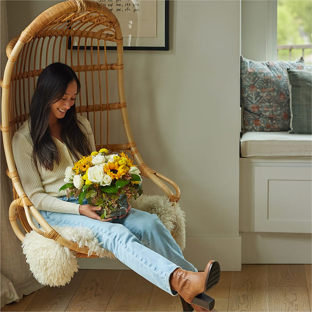 Luminous Morning Bouquet – ROY'S FLORIST, Winnipeg MB