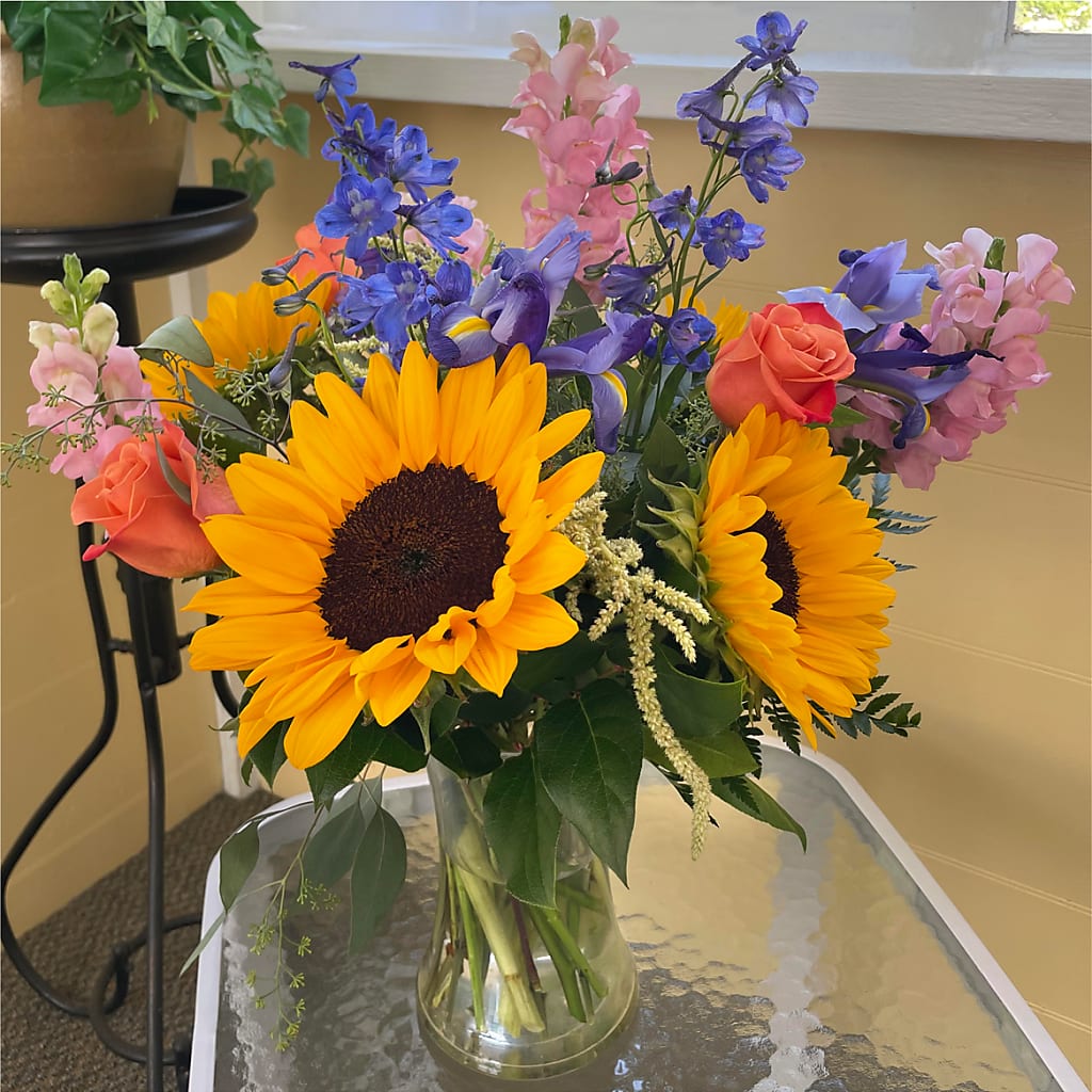 Rays of Life Bouquet – ROY'S FLORIST, Winnipeg MB