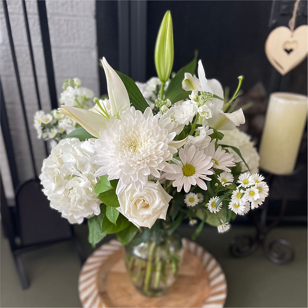 Classic Ivory – A Florist Original – ROY'S FLORIST, Winnipeg MB