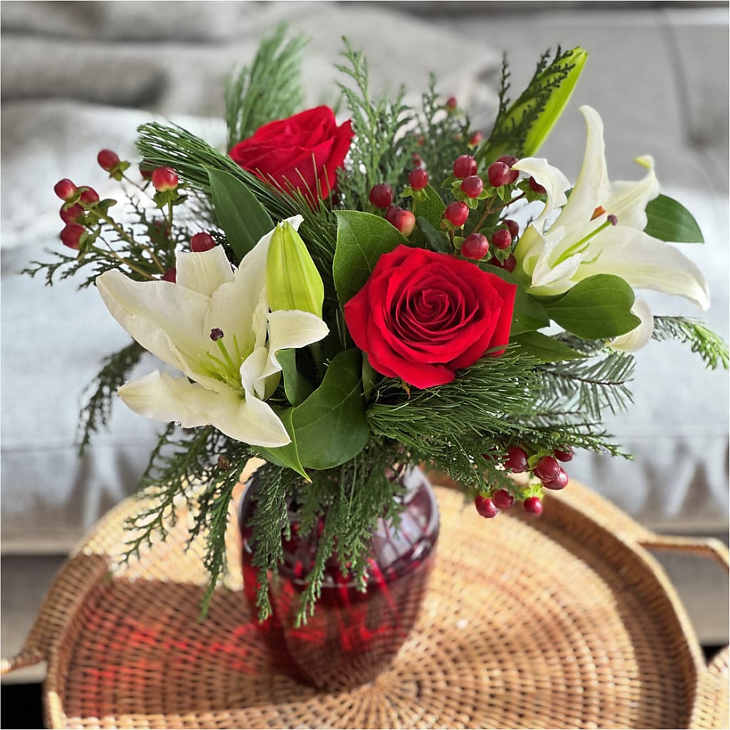 Evergreen Delight Bouquet – ROY'S FLORIST, Winnipeg MB