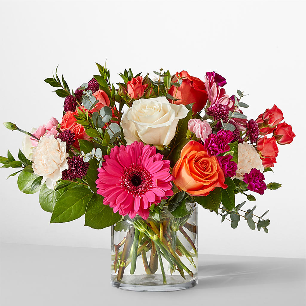 Roses & Rose Bouquets Winnipeg | Roy's Florist–Roy's Florist
